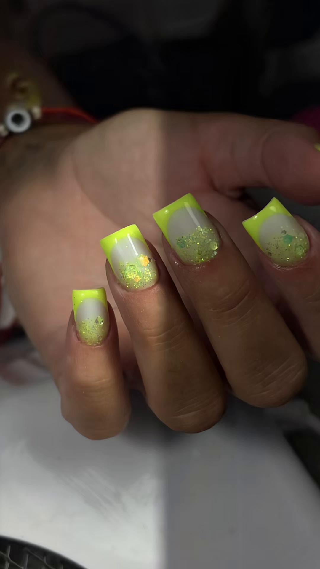 @Dumi Dumis nails