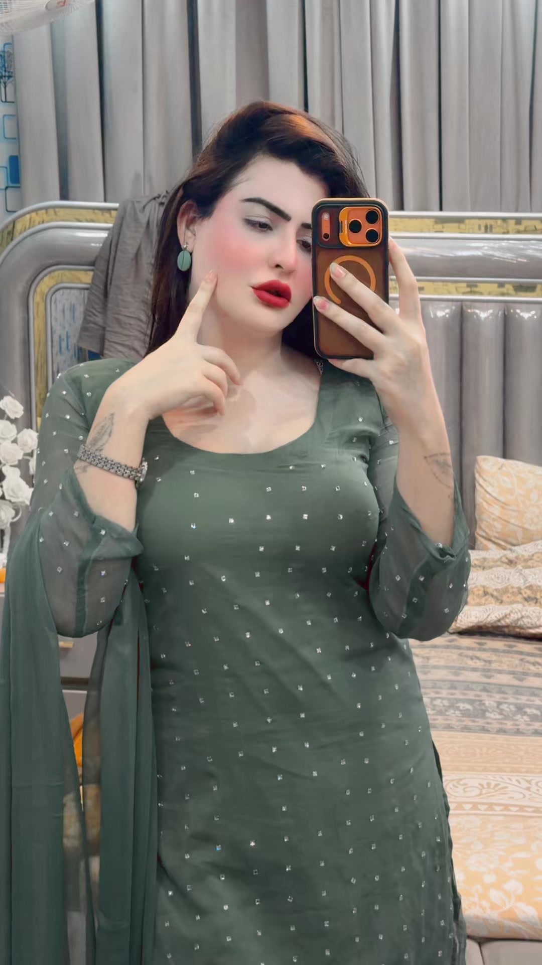 @Riya Khan34