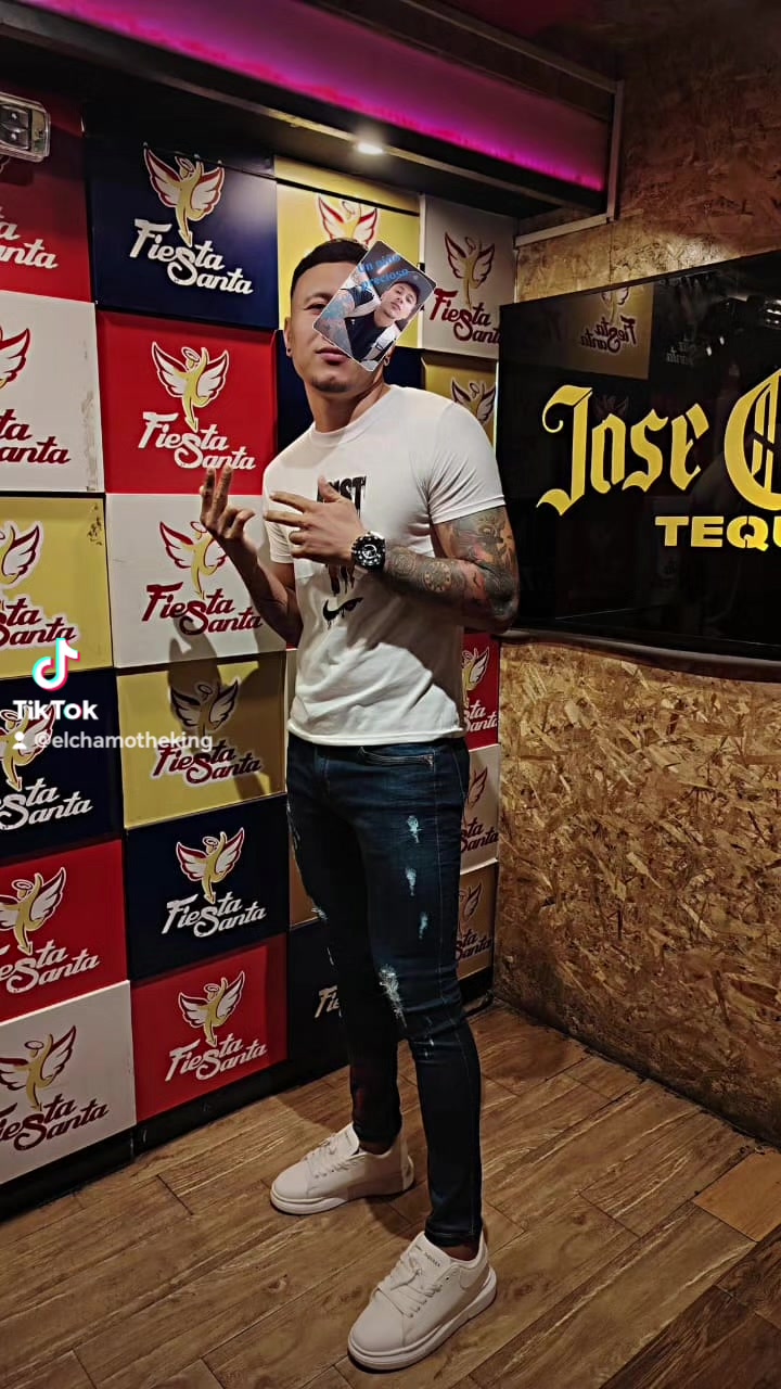 @3lChamoTheKing