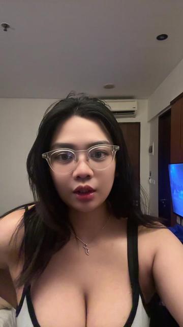 @Hello its me Tyara