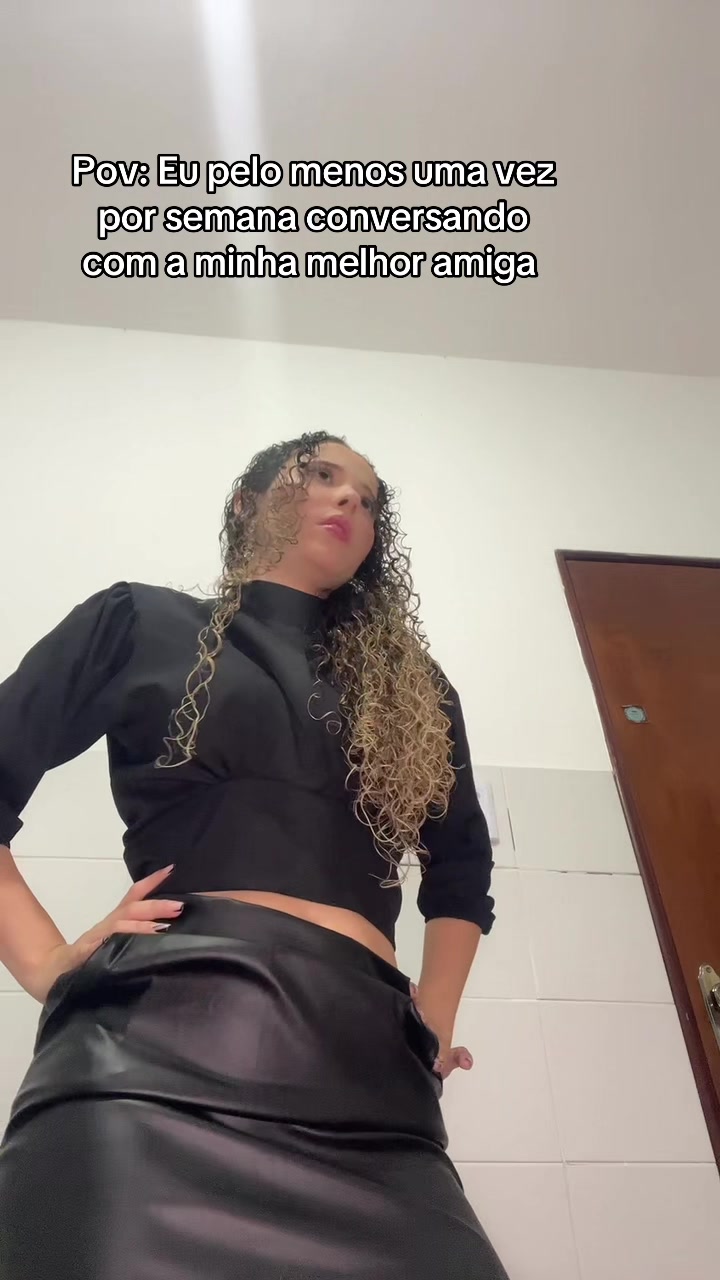 @larissathayná