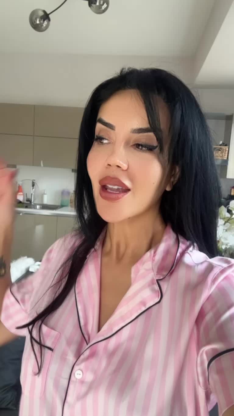 @MELEK ÖZÇAĞAN💎