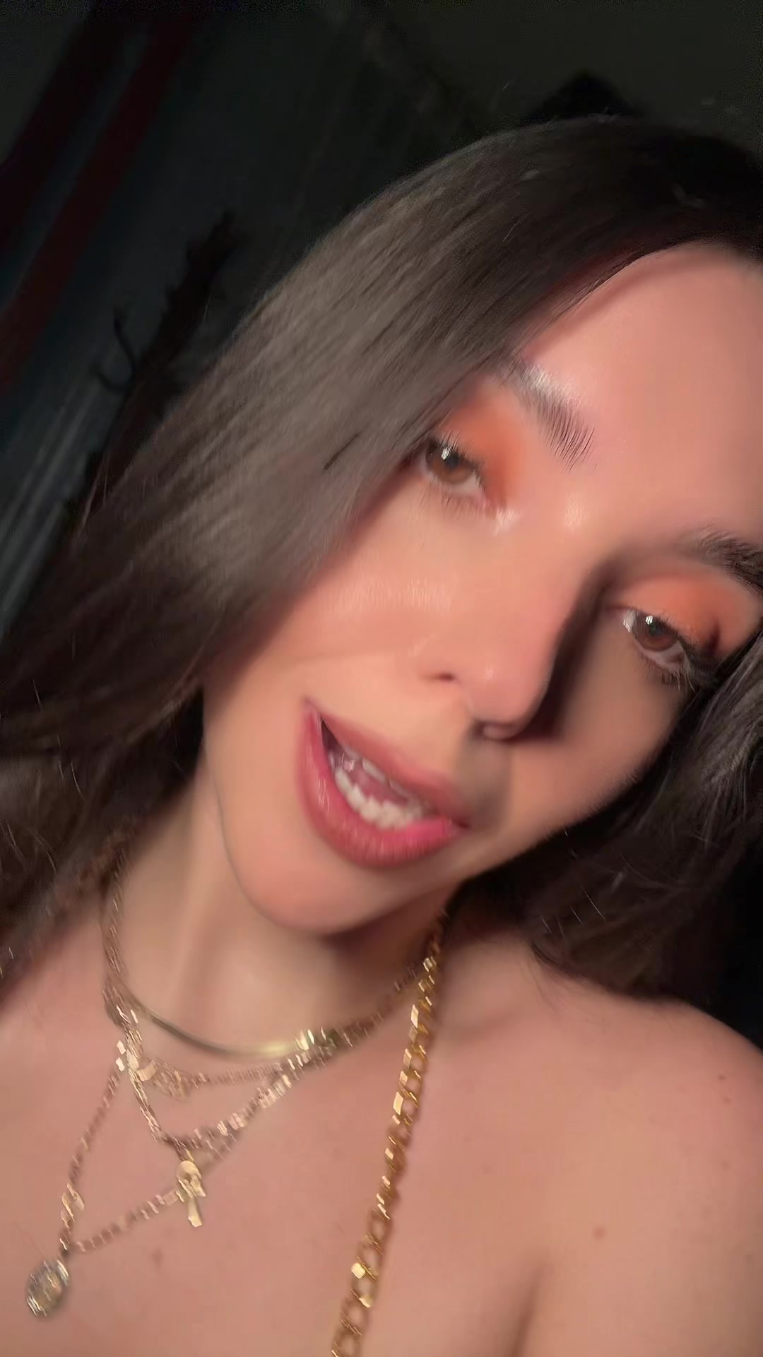 @Betygaxiola