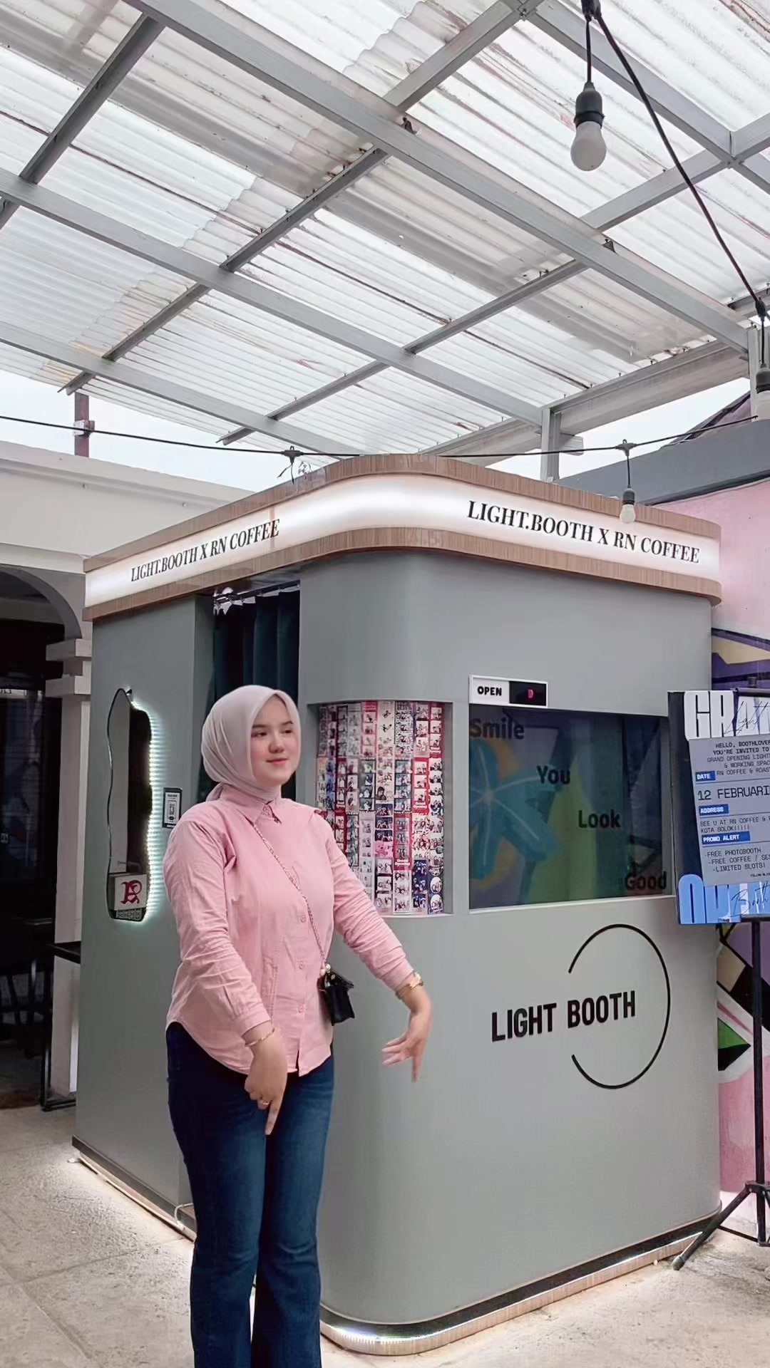 @L!ght Booth