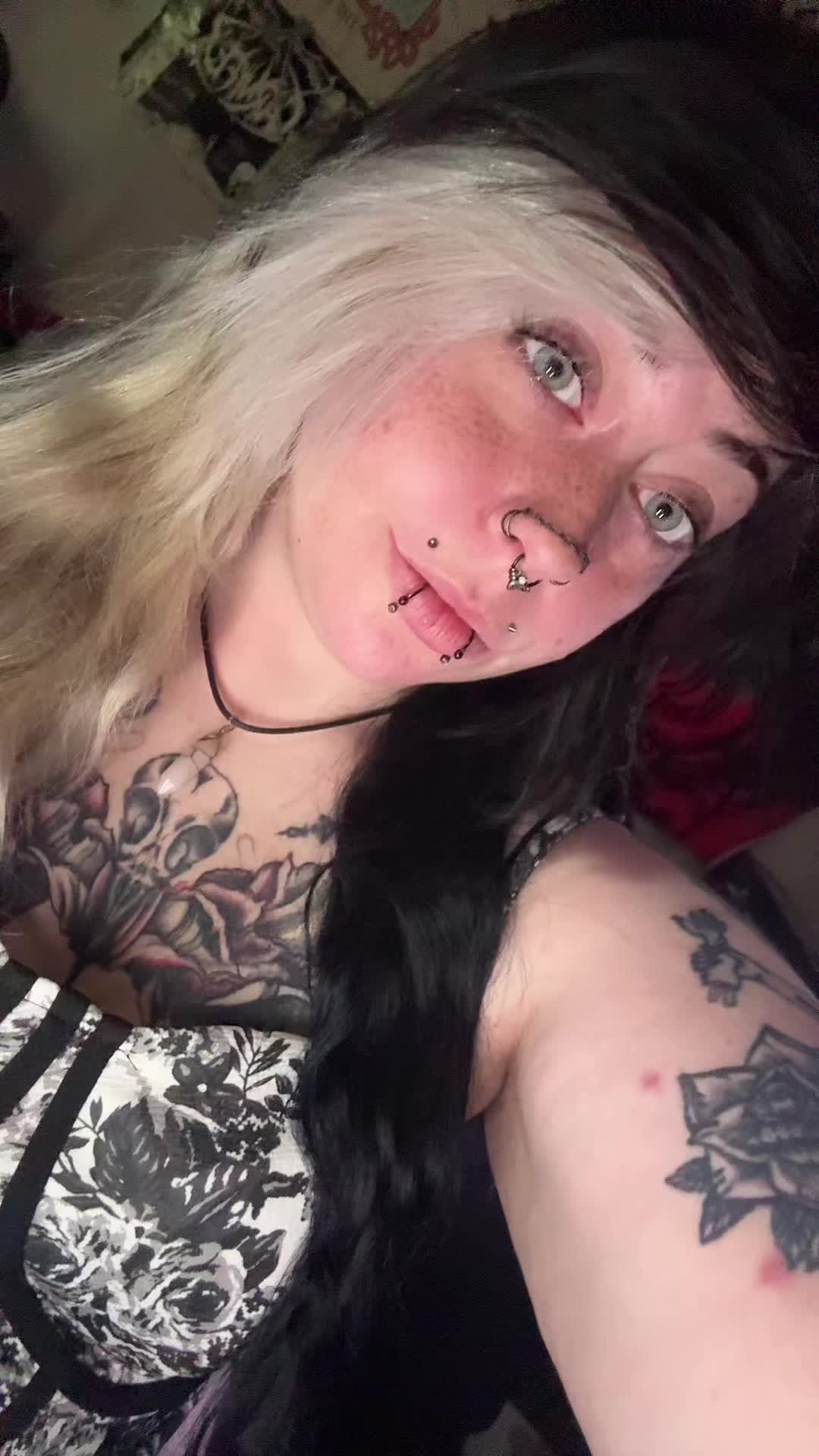 @Stfuitscourtney🦇