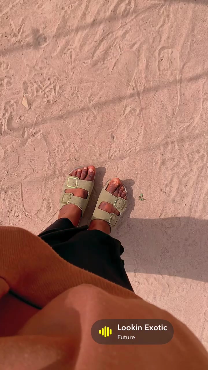@Afia dollar 💵