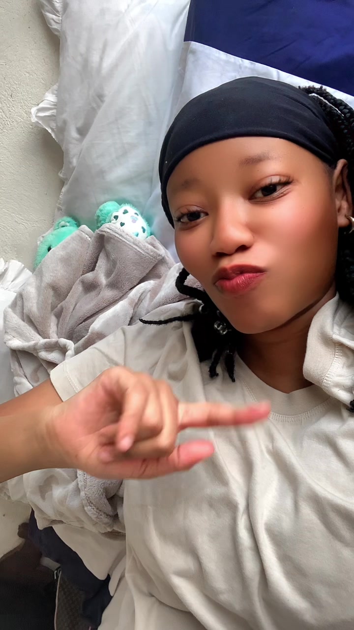 @Unathi