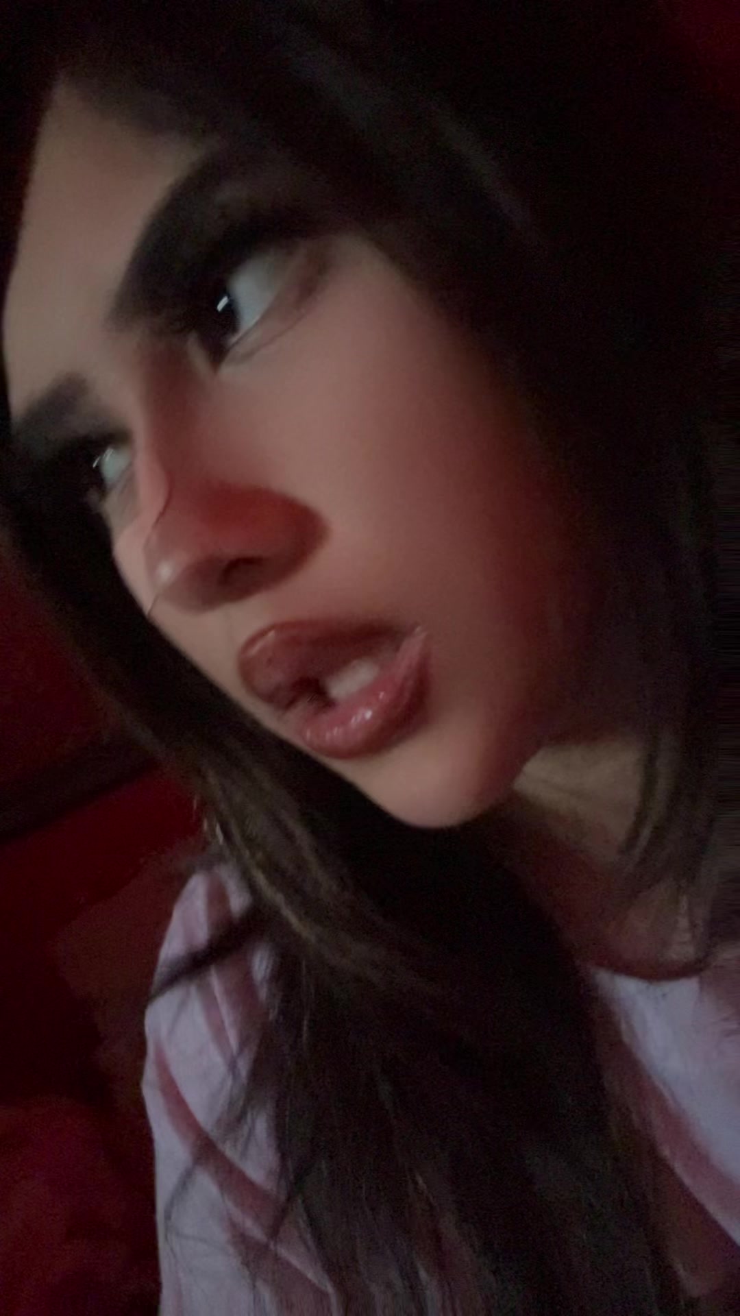 @>,..,<