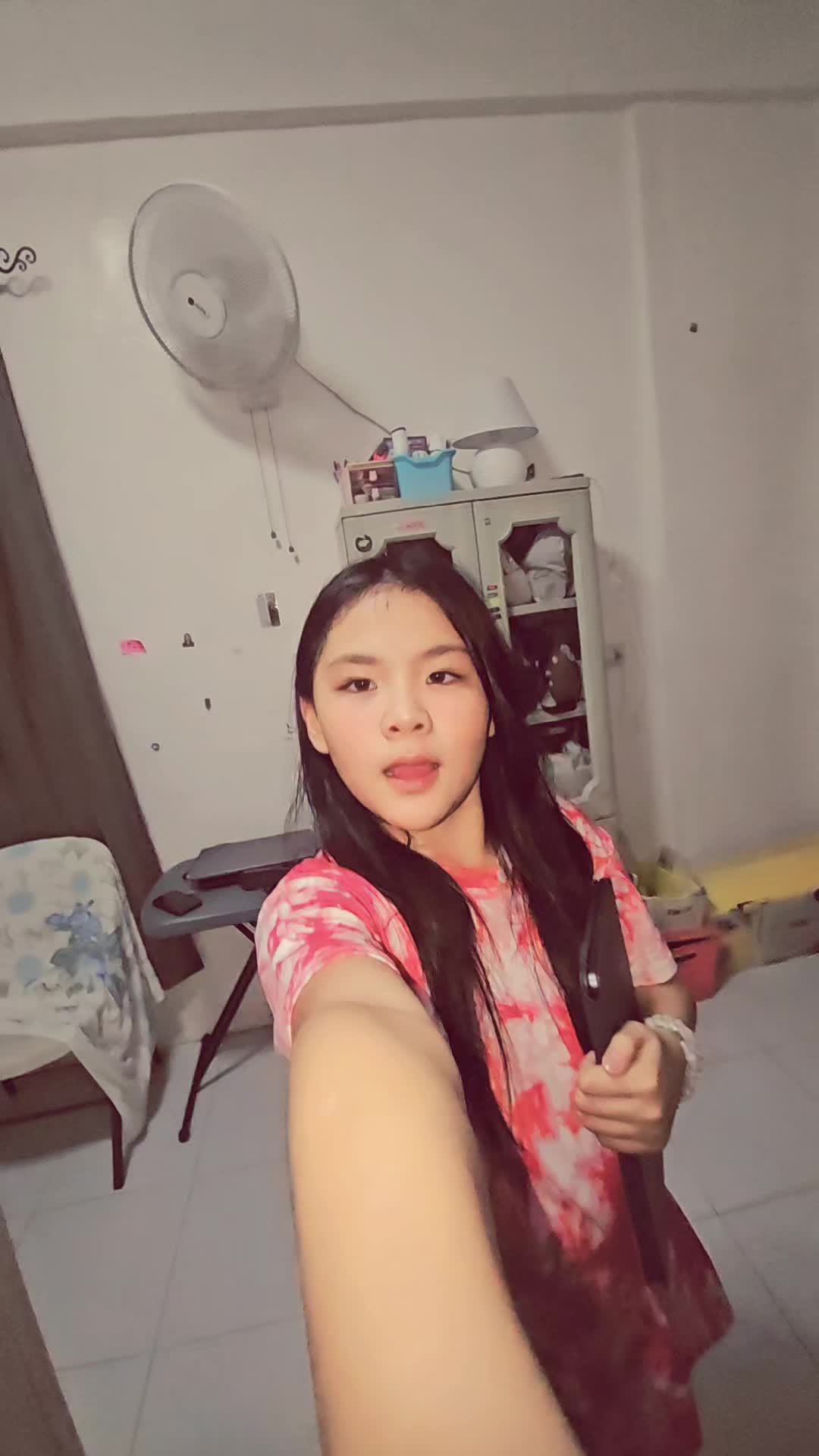 @ur_favgirl