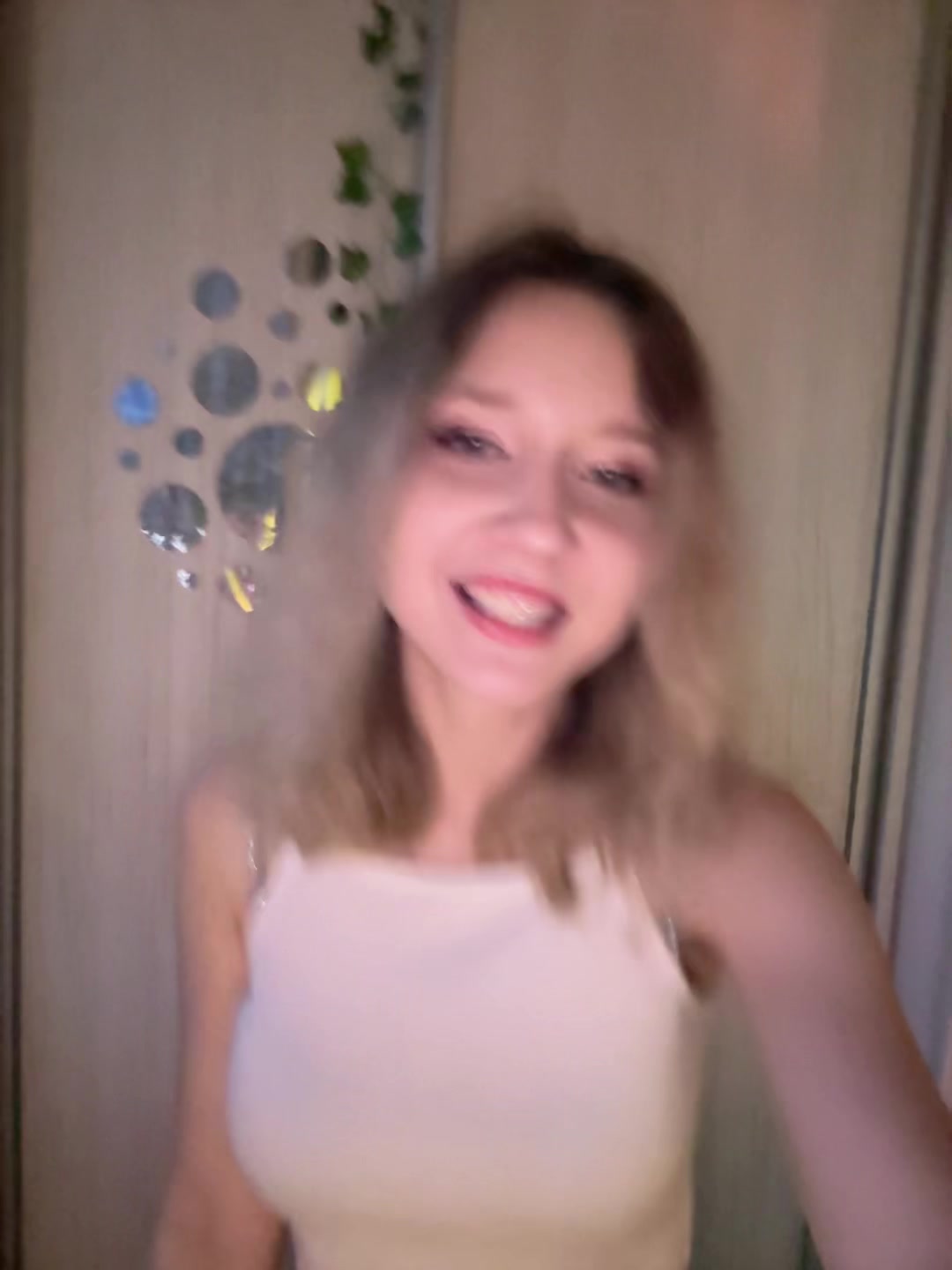 @???