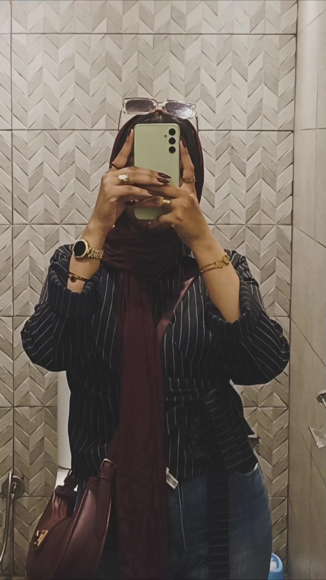 @ساره