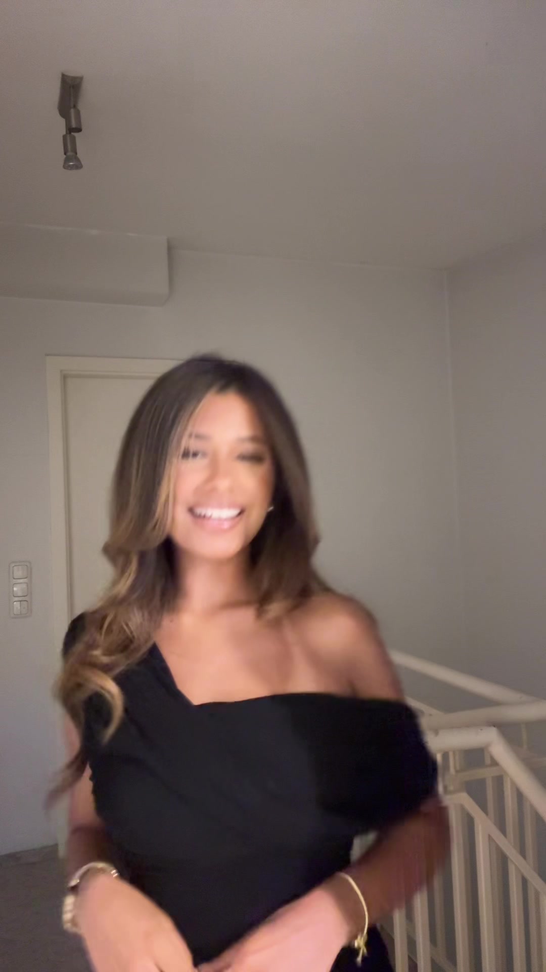 @avnimehraa_