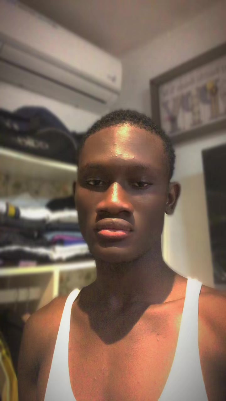 @🇬🇭Plügg BöwY🇱🇷