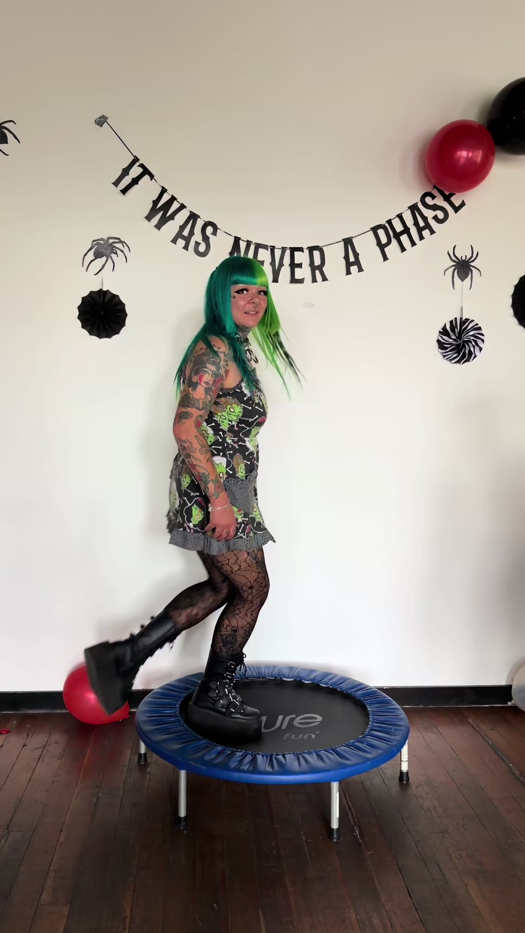 @Ashe 🦇🎃🖤