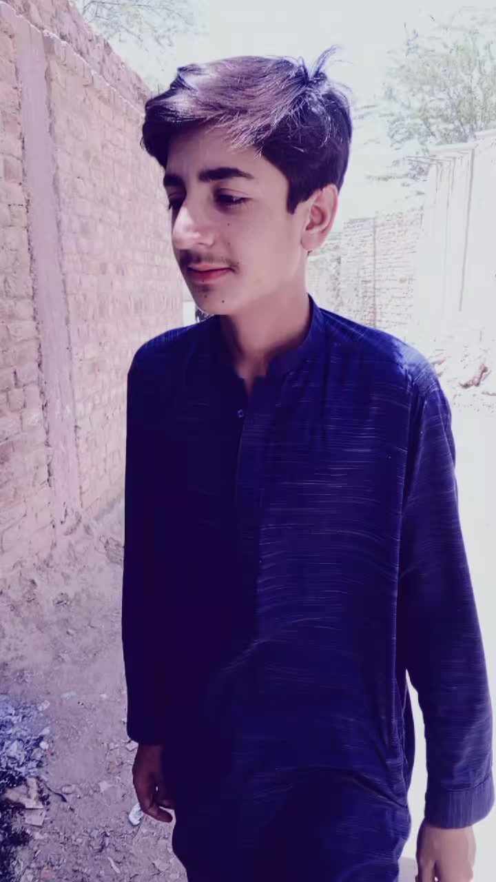 @SozaL Khan🤣