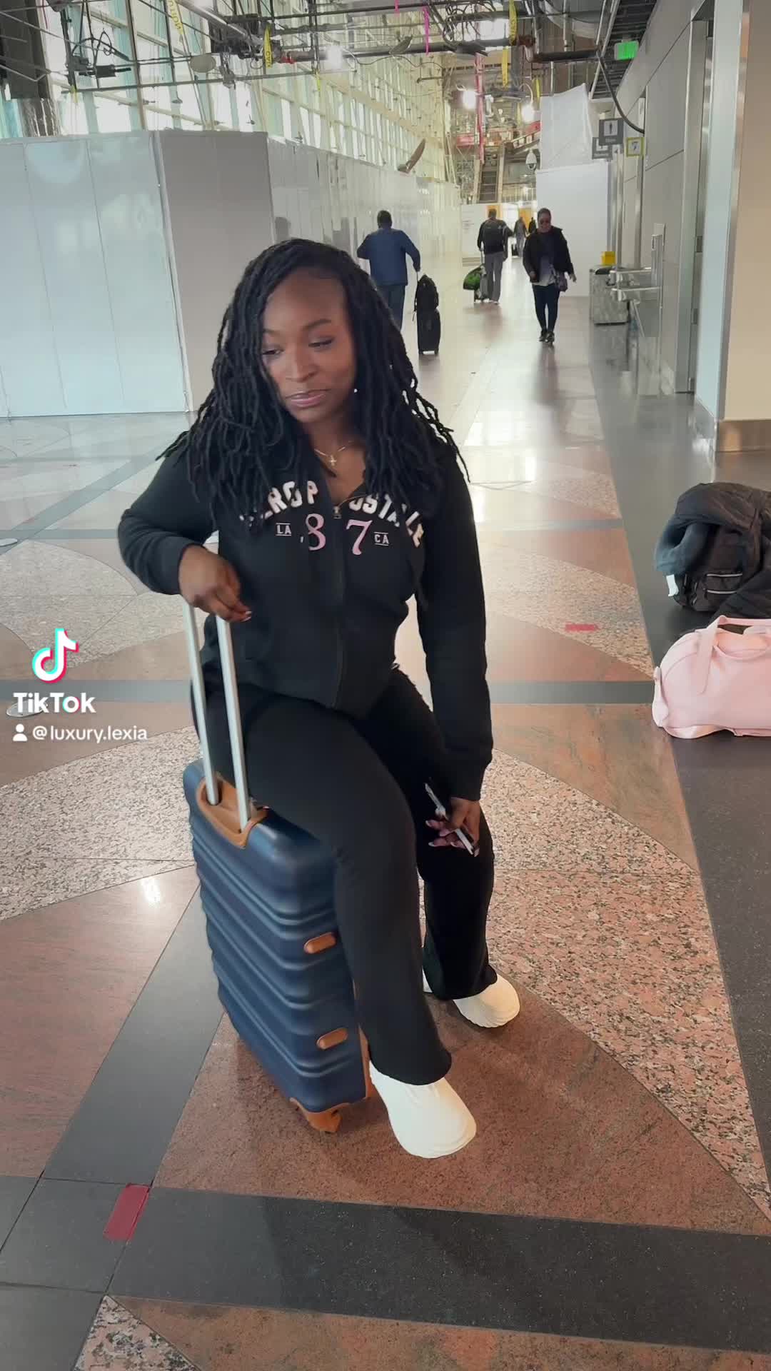 @itz.theresaa