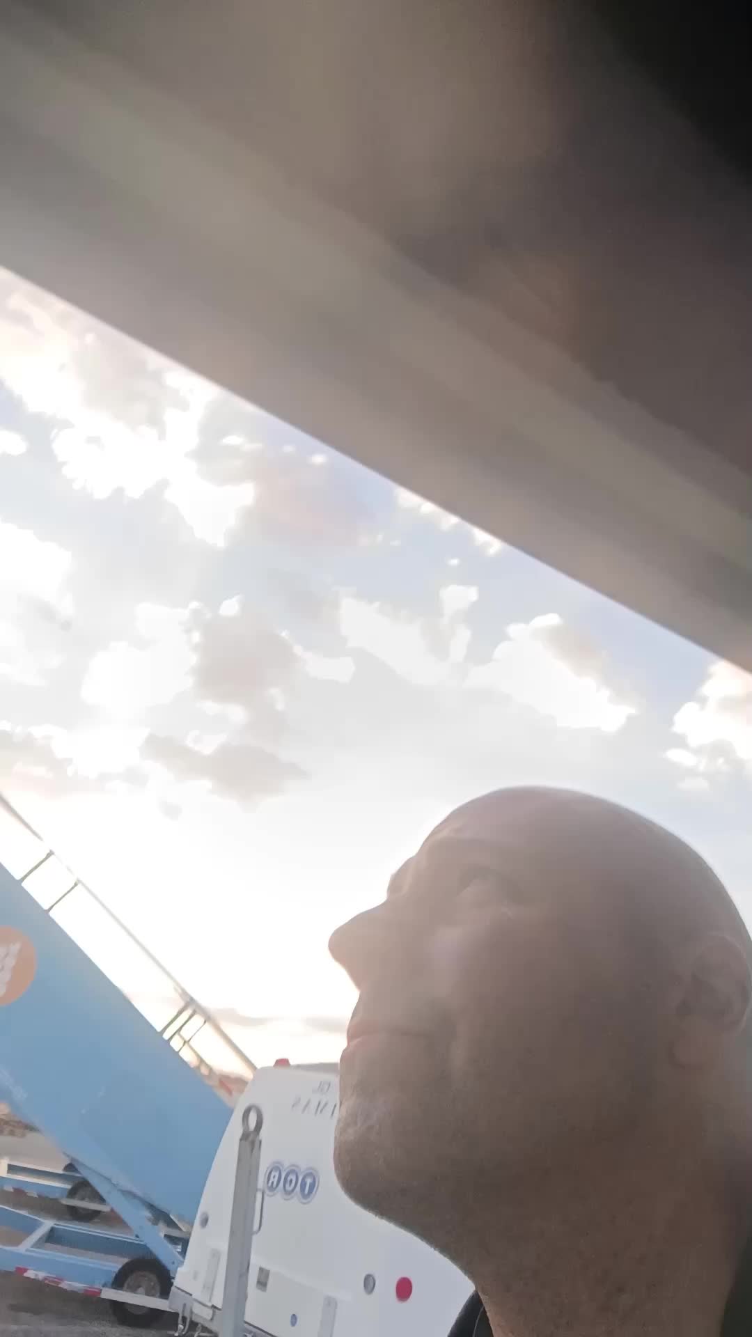 @nico.aeroportlyon