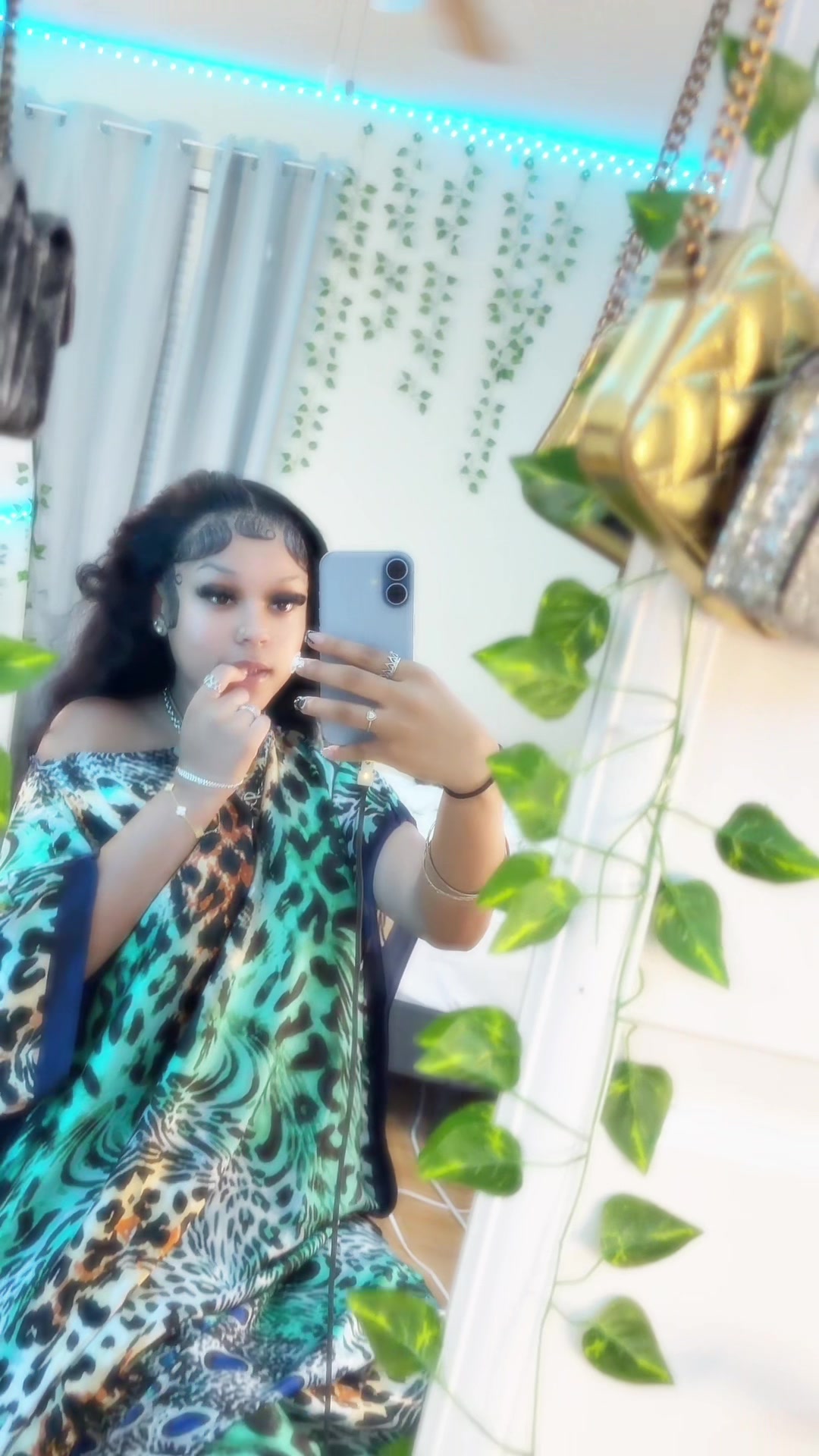 @doll .