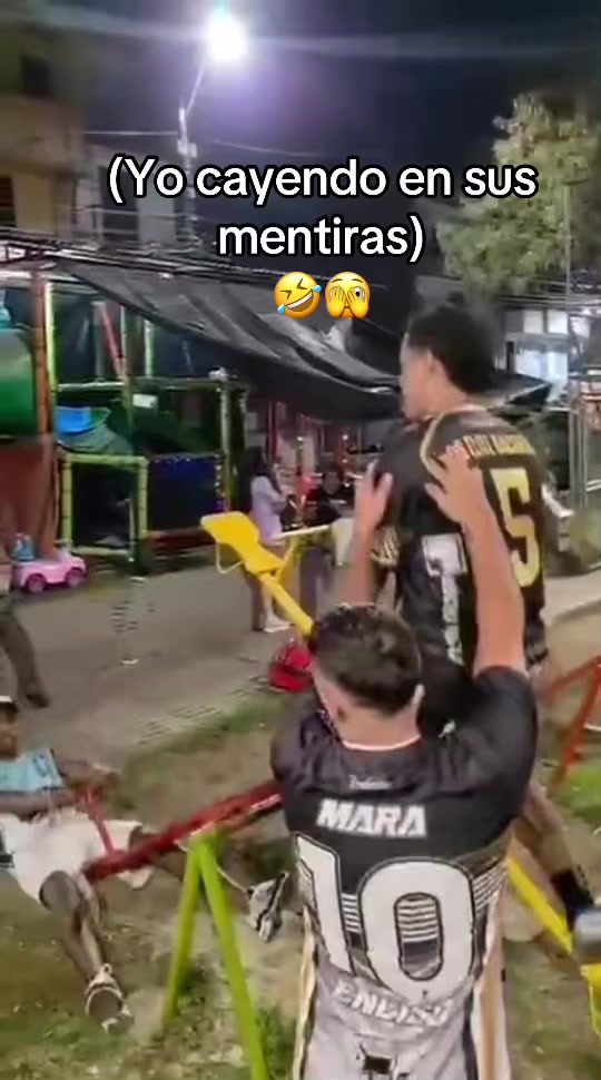 @MANU VÉLEZ👸🏻💘🔥