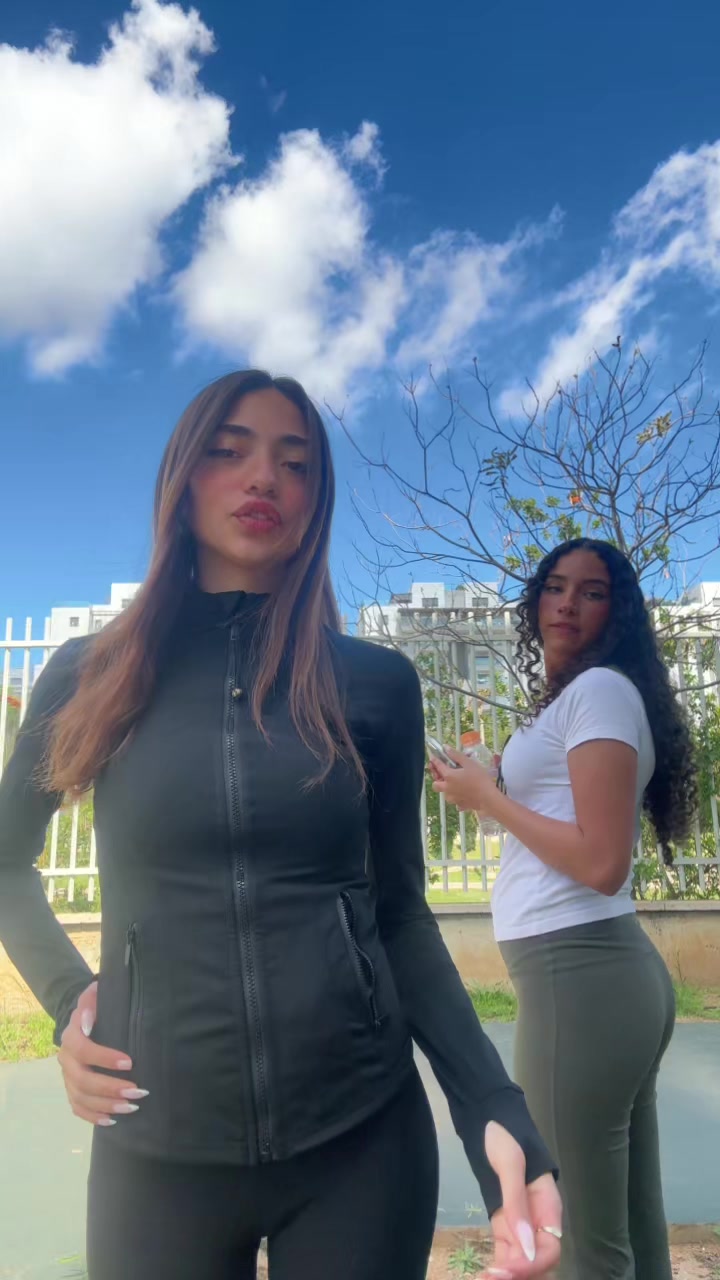 @Ziv🍒🍒