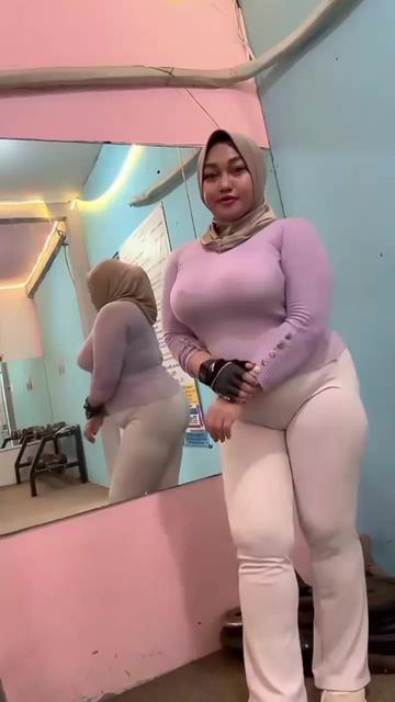@hotmoms
