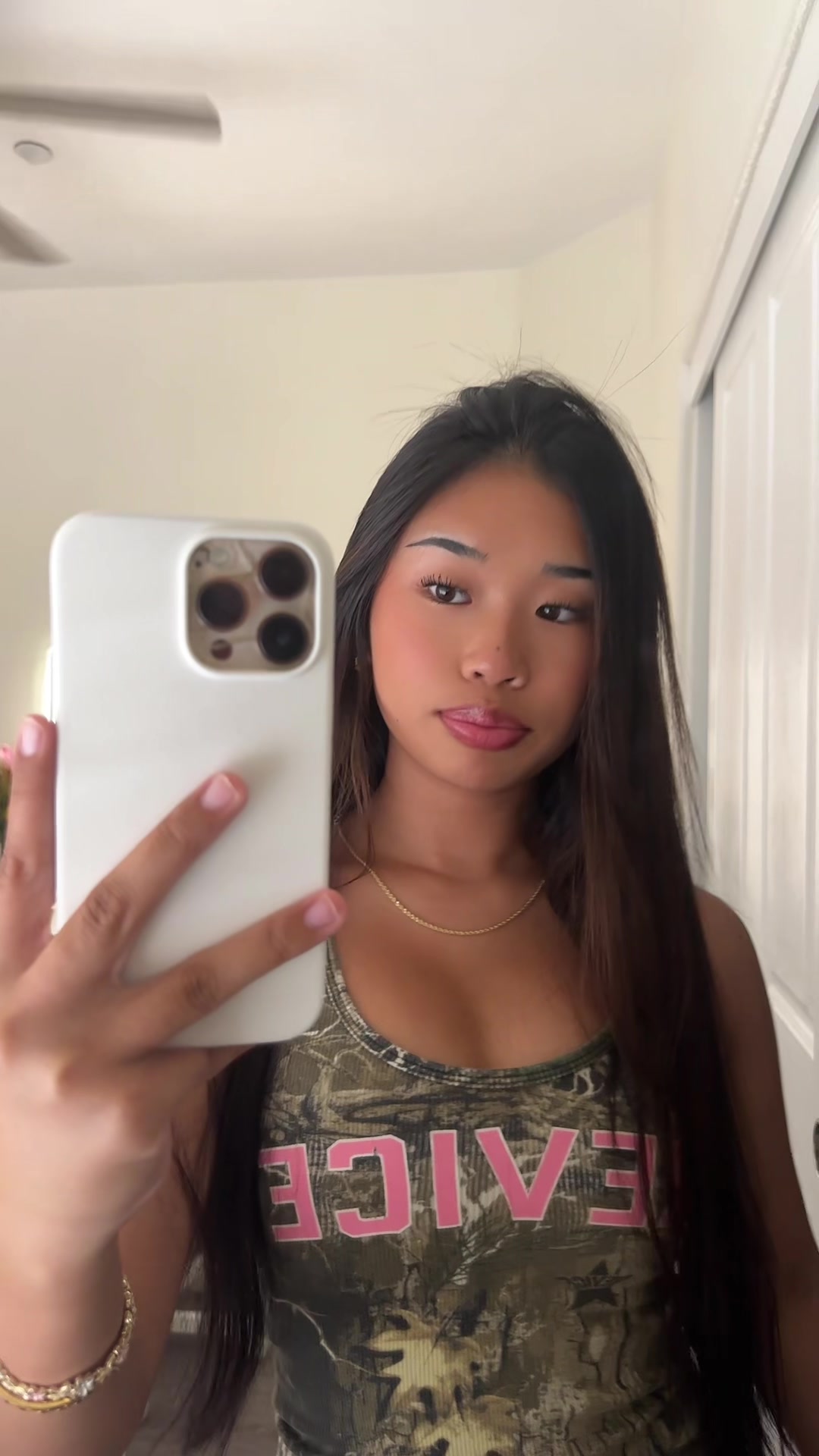 @￴￴