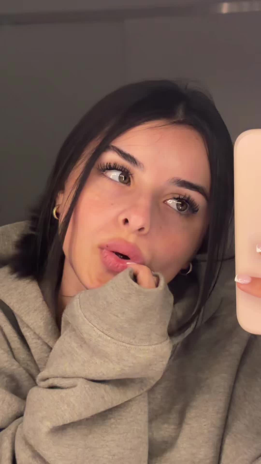 @vickyguez