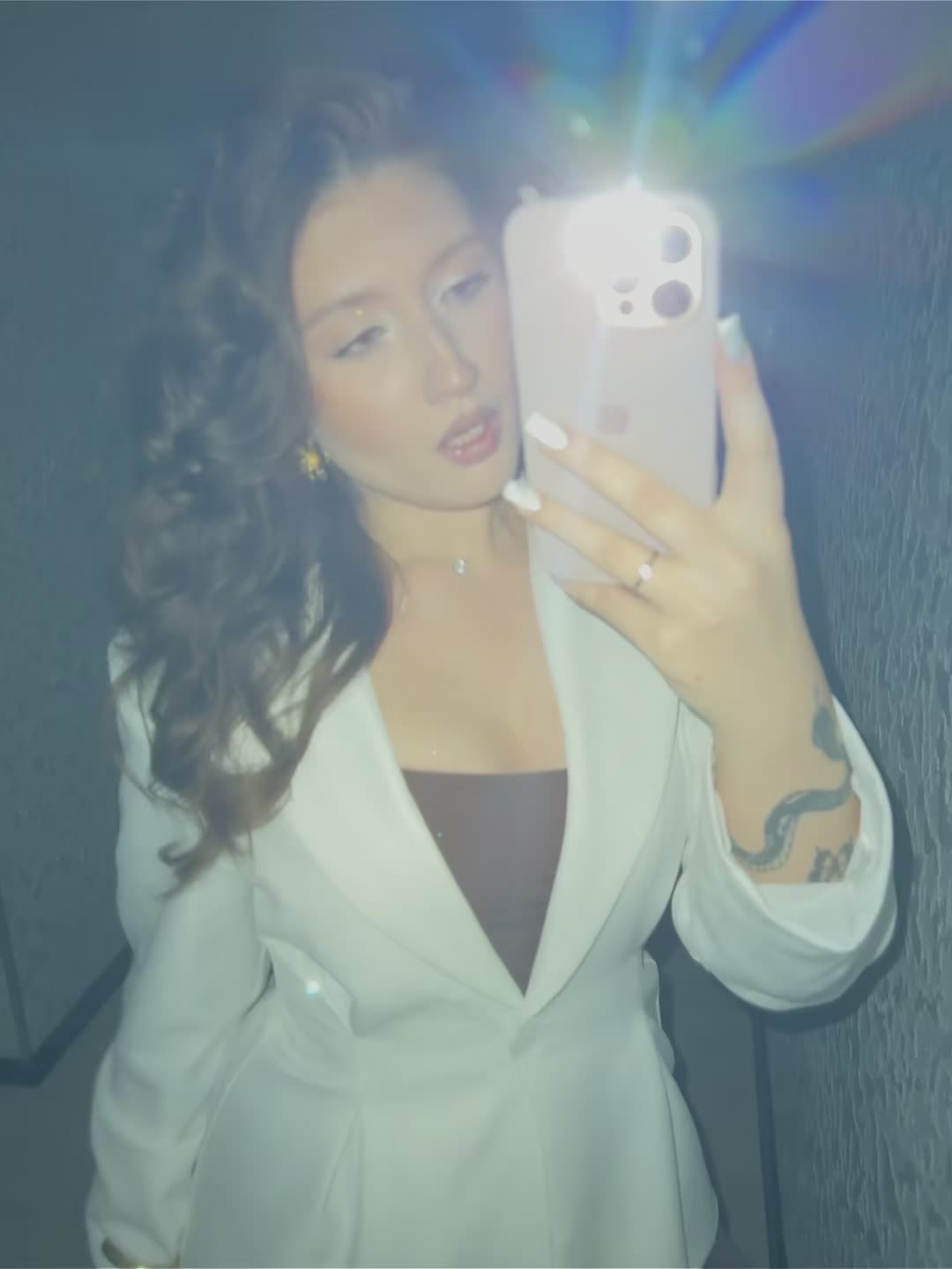 @ℰ