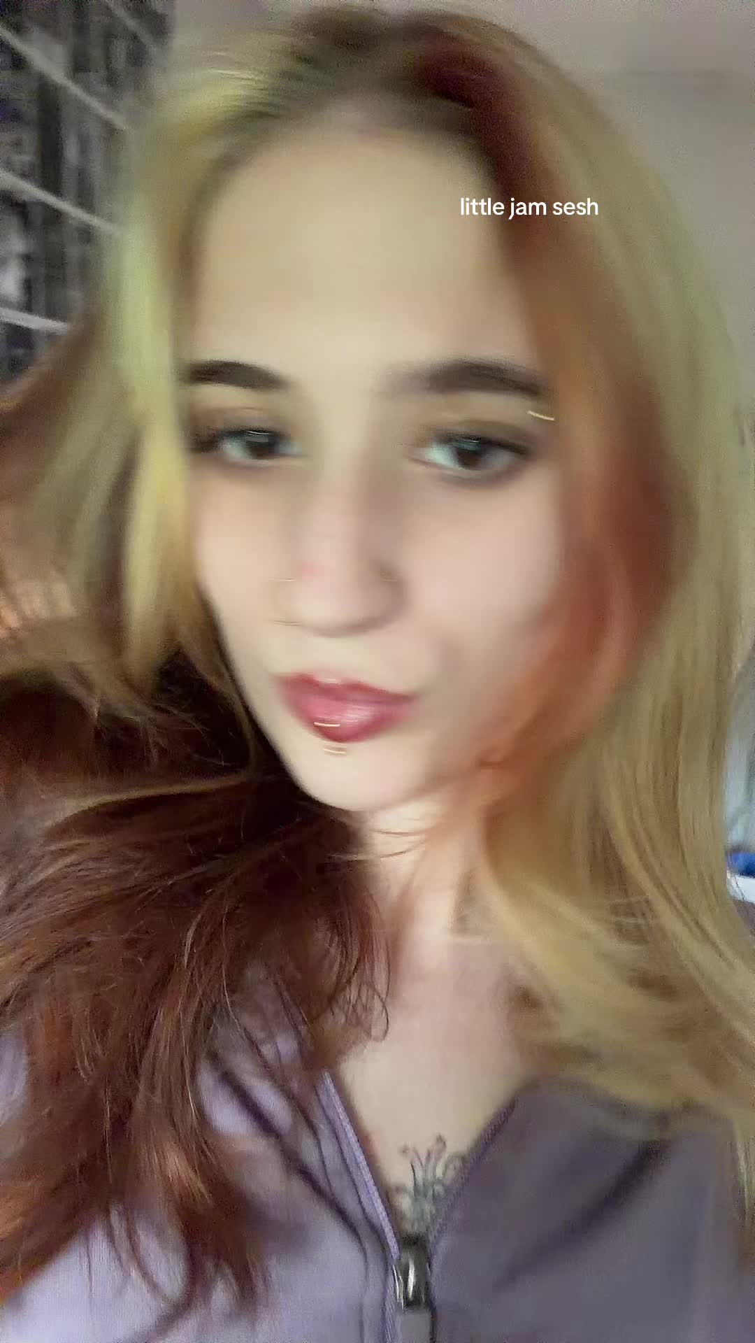 @🪱