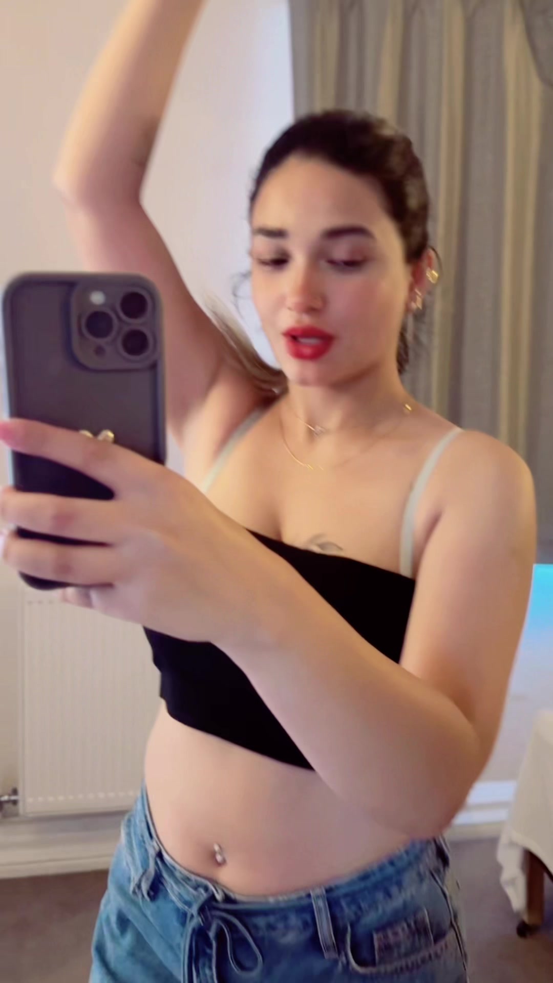 @aynaz.live2