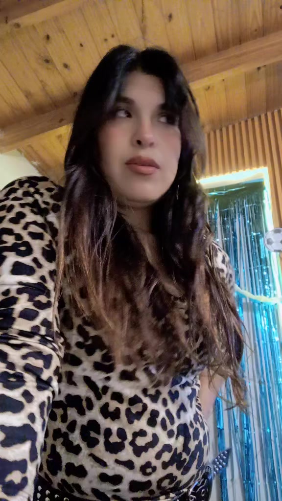 @MELINA🔥🐝,💯🖤🦍