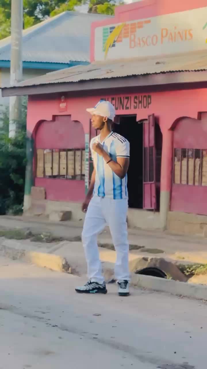 @🇬🇲Dogo waye🇸🇧
