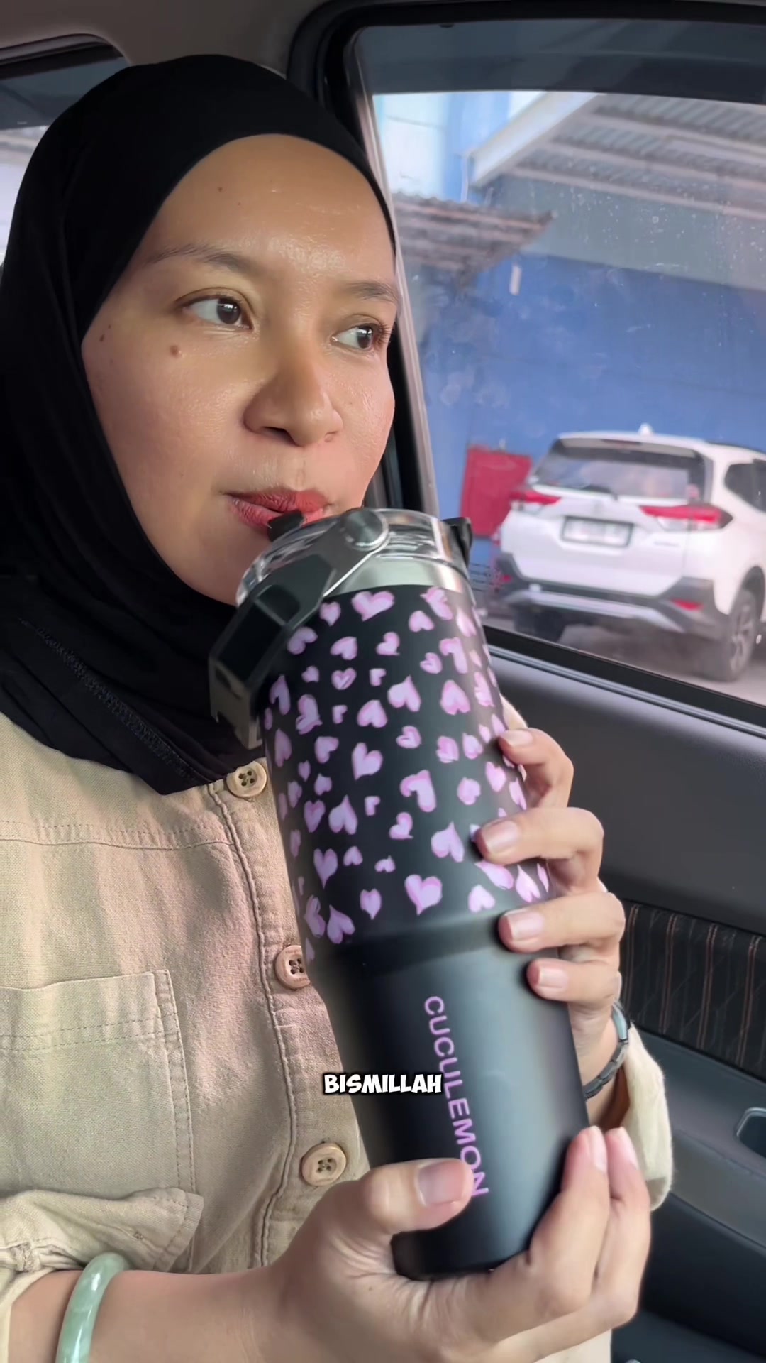 @LELI si paling TAS dan SANDAL