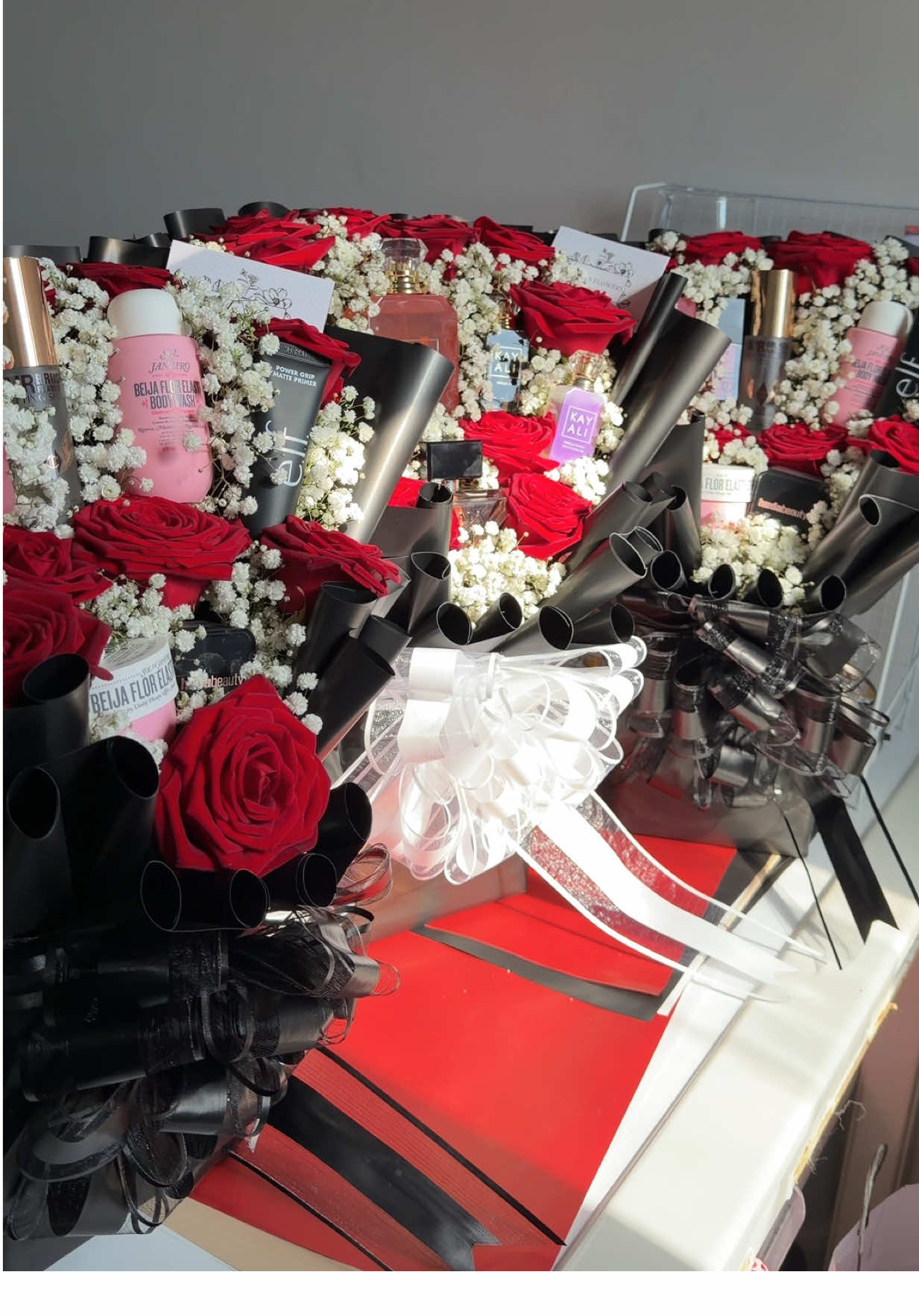 @Lara&rsquo;s Flowers