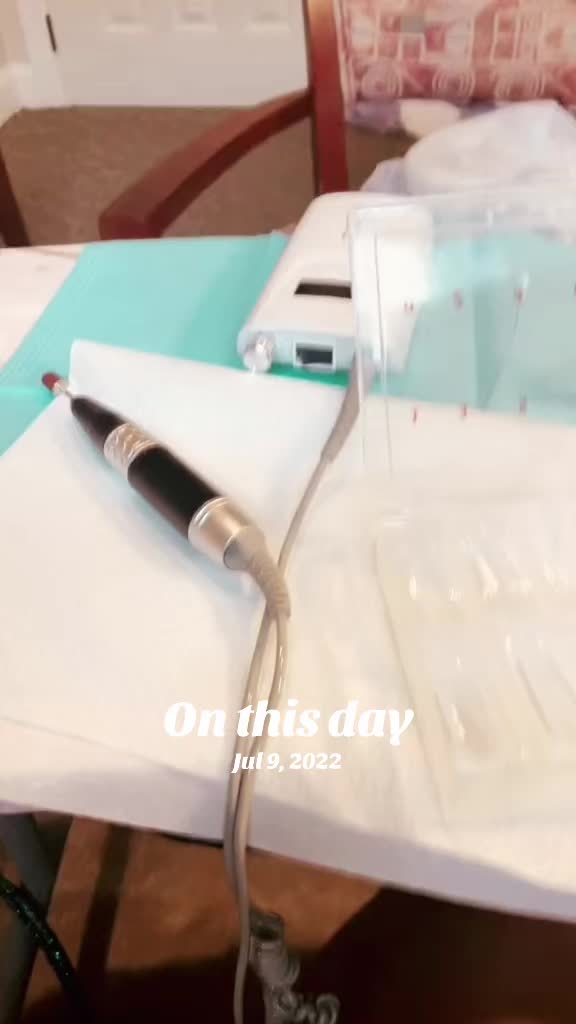 @PrettyPlushNails
