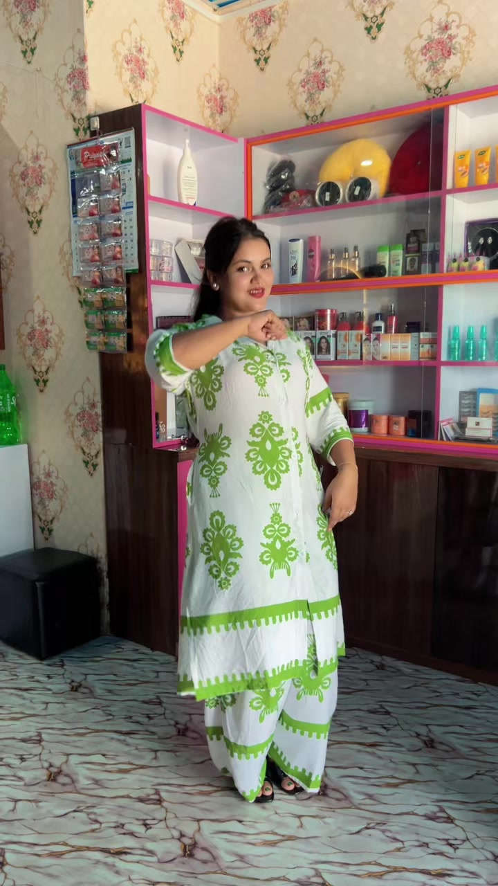 @मिना चम्लागाई