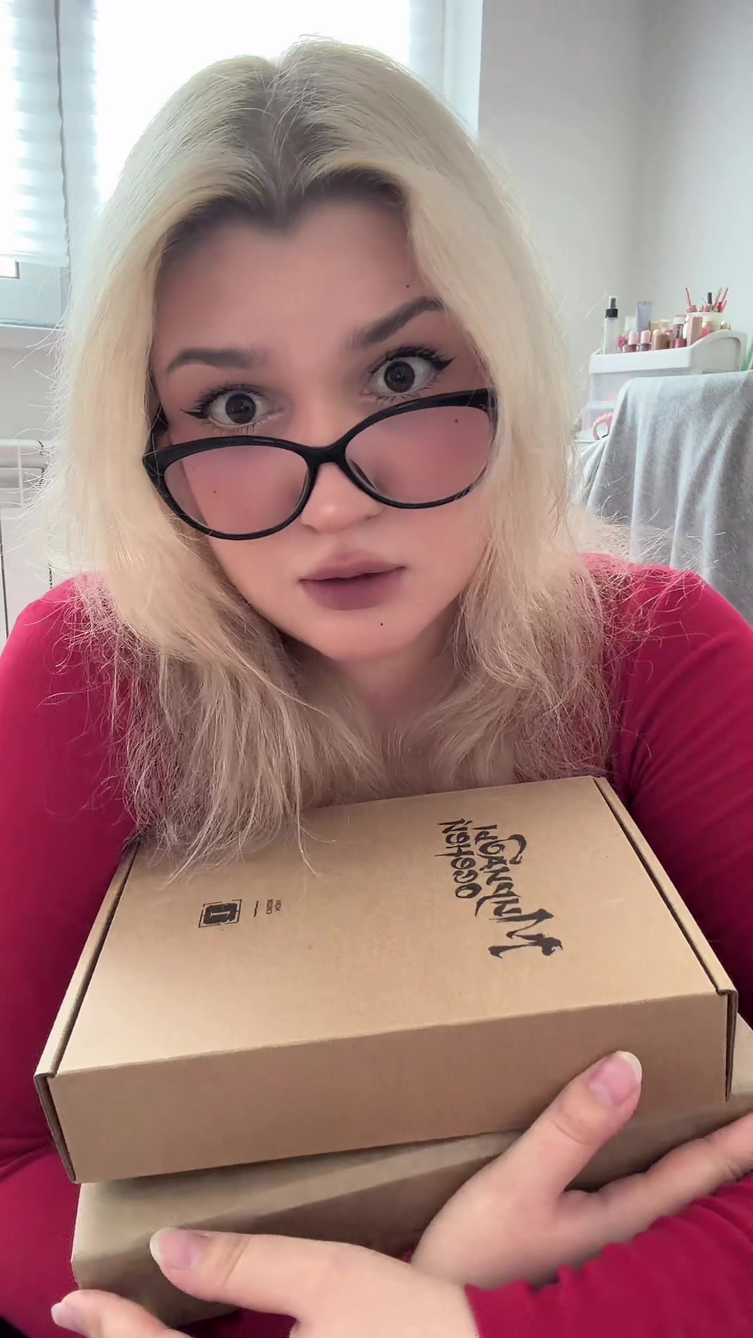 @вика ☁️🥢 ;