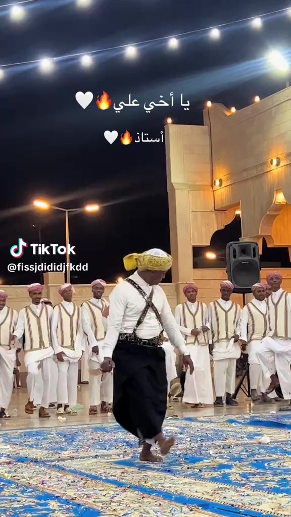 @ڤرقة آخوإن عـآيٌـل🤍🌼.