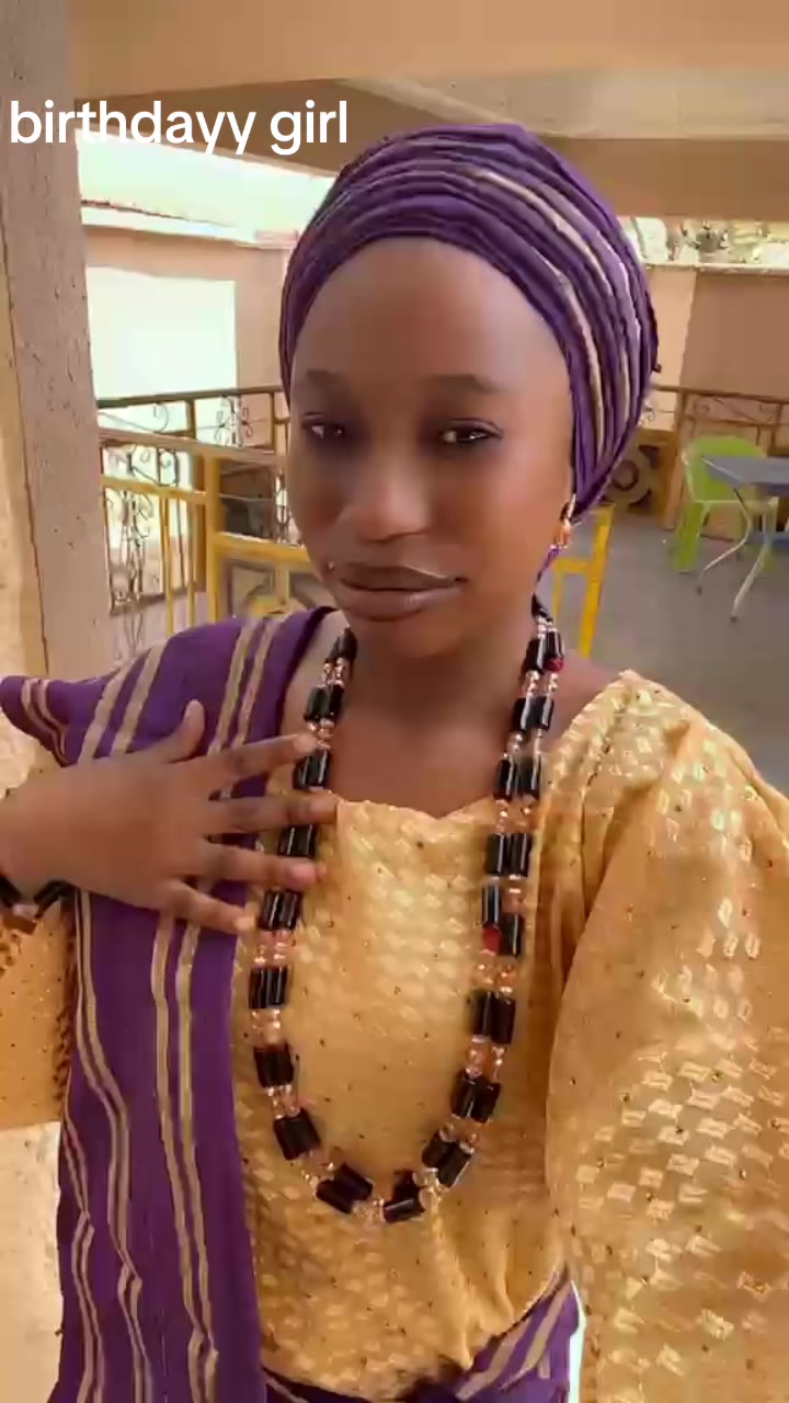 @adesoftfashion