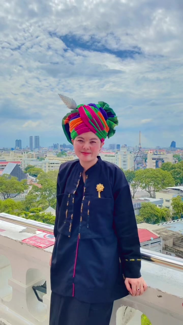 @🦋Nang Khin Moe🦋( ခင်မိုး )🍃