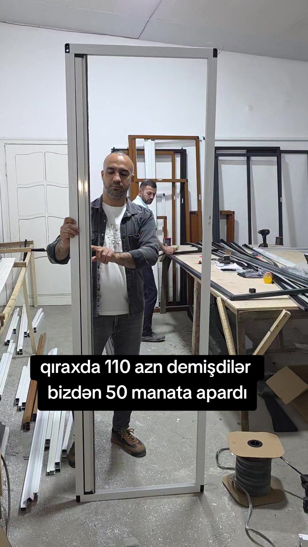 @Qapı satan oğlan