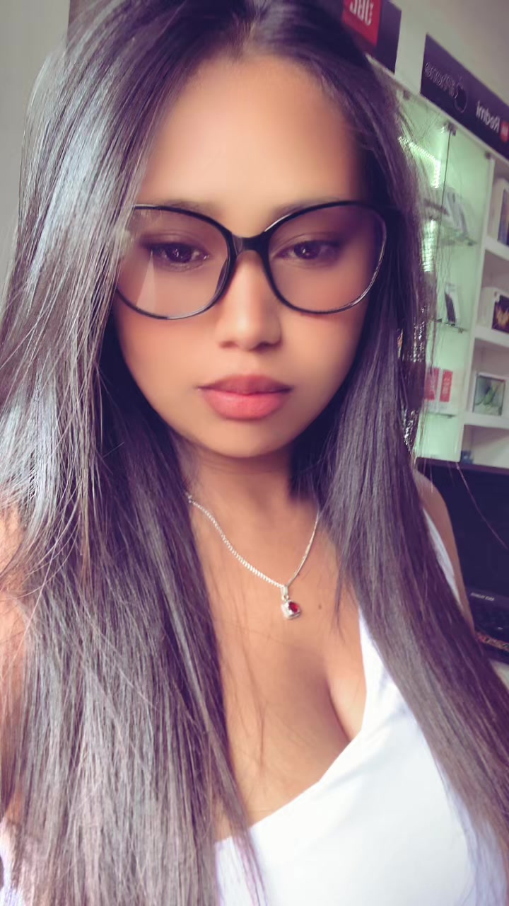 @𝒦ℴ𝓁ℴ𝒾𝓃𝒶 🍒