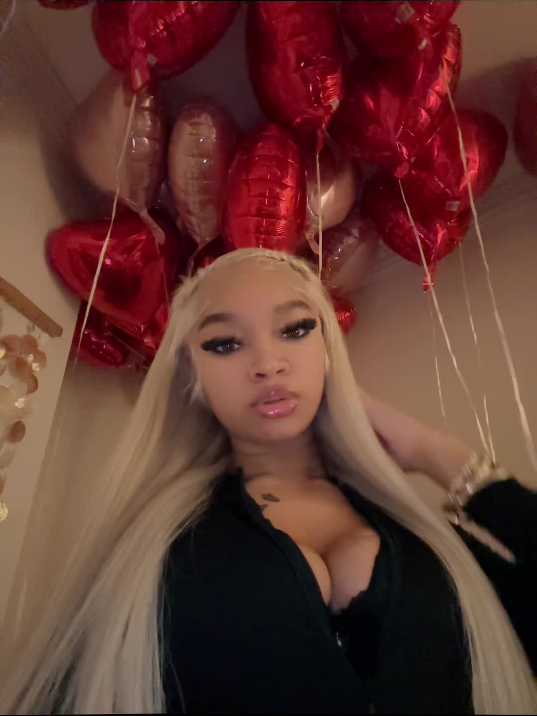 @LIYAH ♡︎