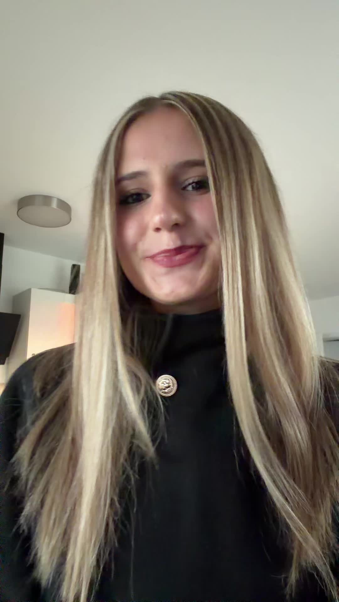@juliaa