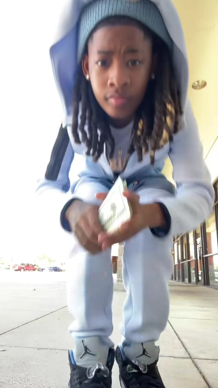 @®️