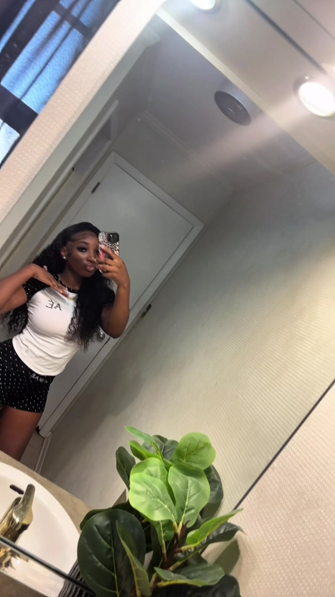 @arieldenyria
