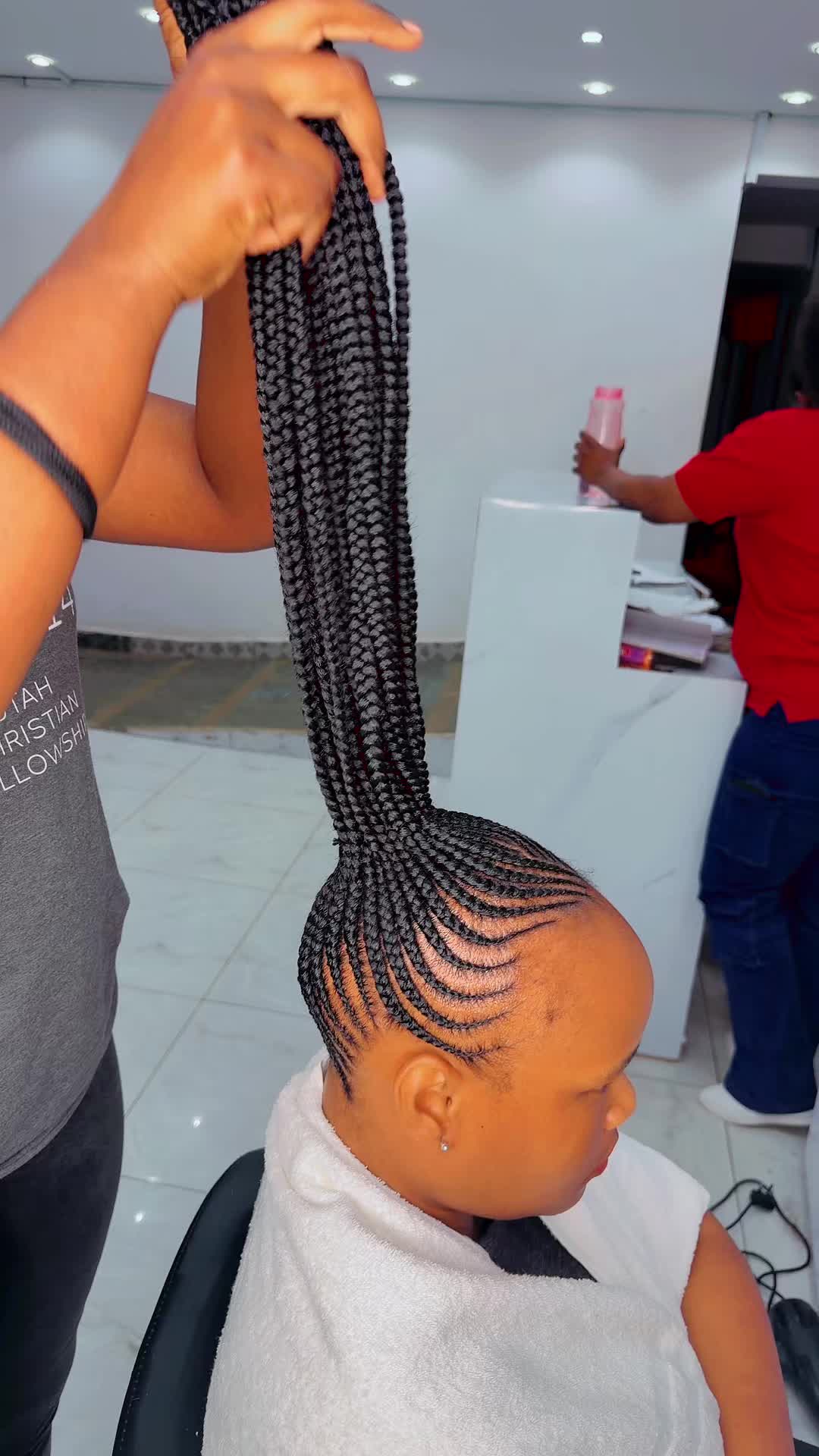 @GEECURLY SALON