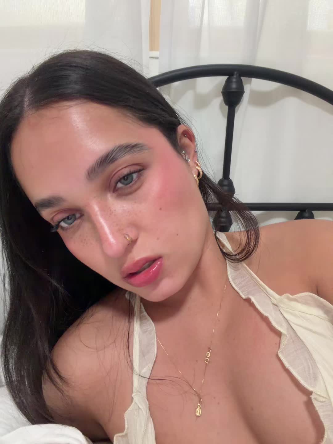 @V A L E N🦋