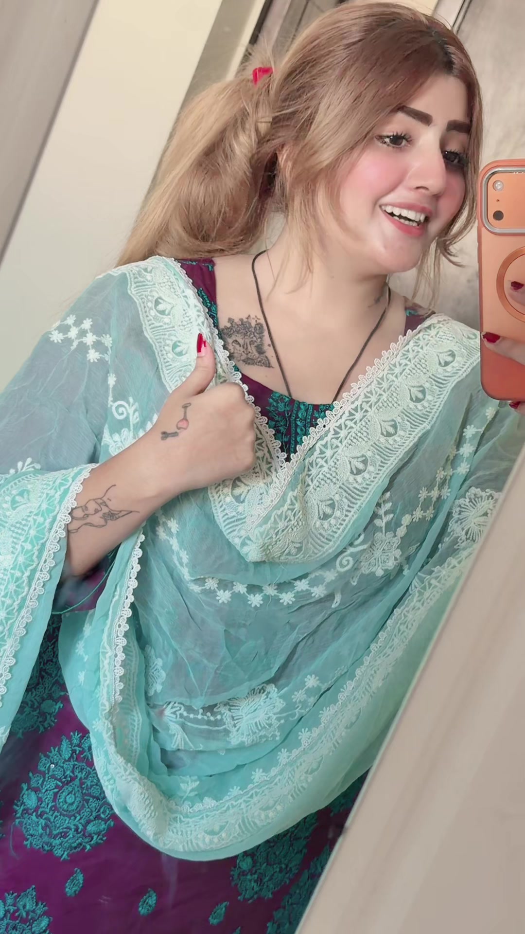 @𝓕𝓮𝓼𝓱𝓾🐳