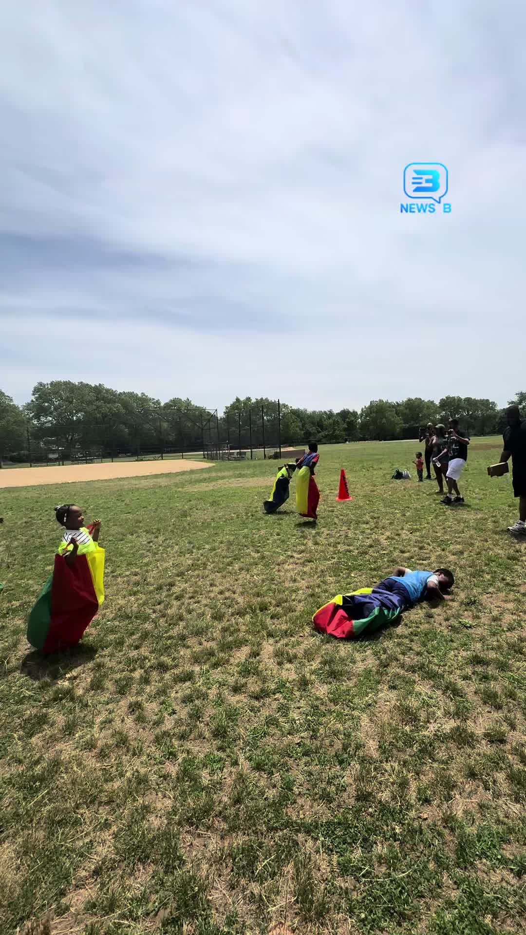 @newswithb